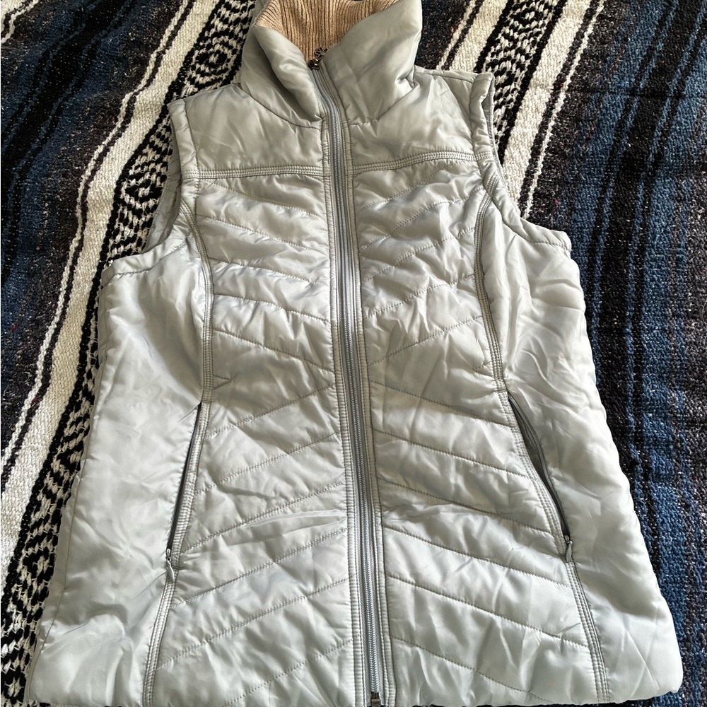 Entry Women's Light Gray Quilted Vest